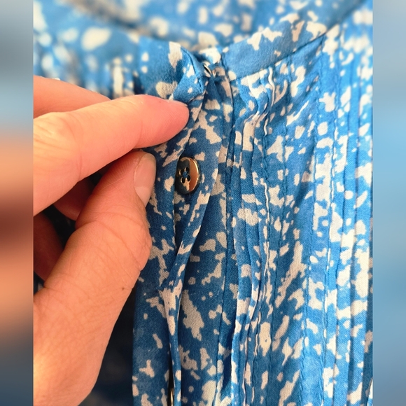 Diane Von Furstenberg 100% Silk Pleated Sleeveless Flowy Top Size 2 - Picture 2 of 8